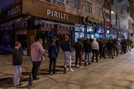 10 Nisan gecesi sokağa çıkanların ne aldığı ortaya çıktı!