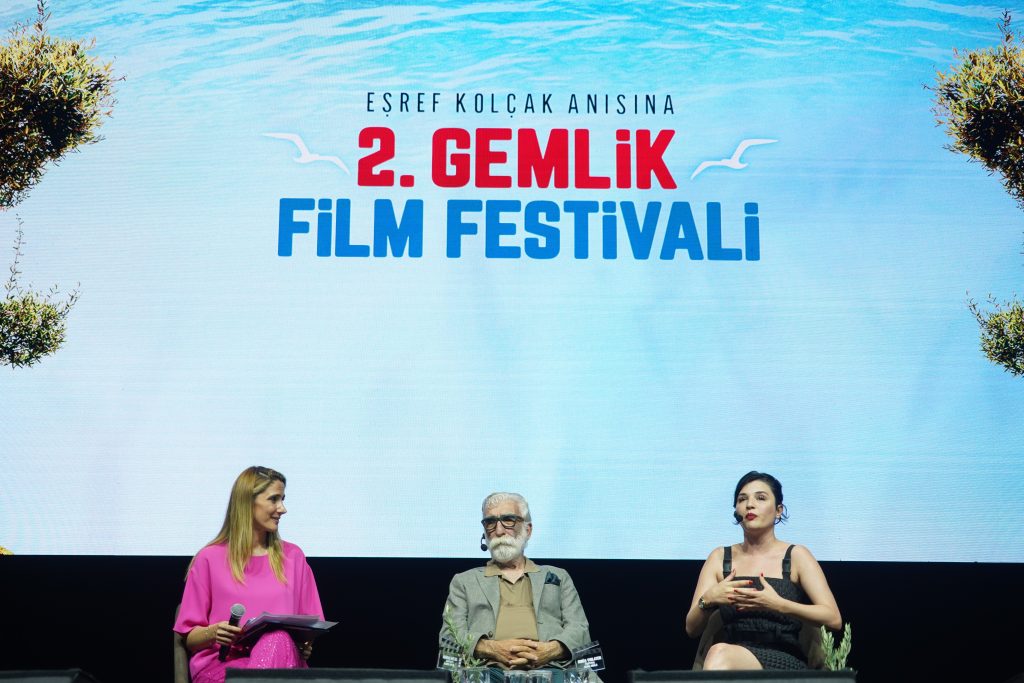 2. Gemlik Film Festivali’nin açılışını Cezmi Baskın ve Gonca Vuslateri yaptı!