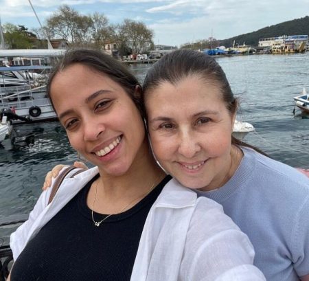 4 Aylıkken evlat edinmişlerdi: Şarkıcı Nilüfer babası Reha Muhtar'ın kızı  'Ayşe Nazlı' şimdi 24 yaşında!