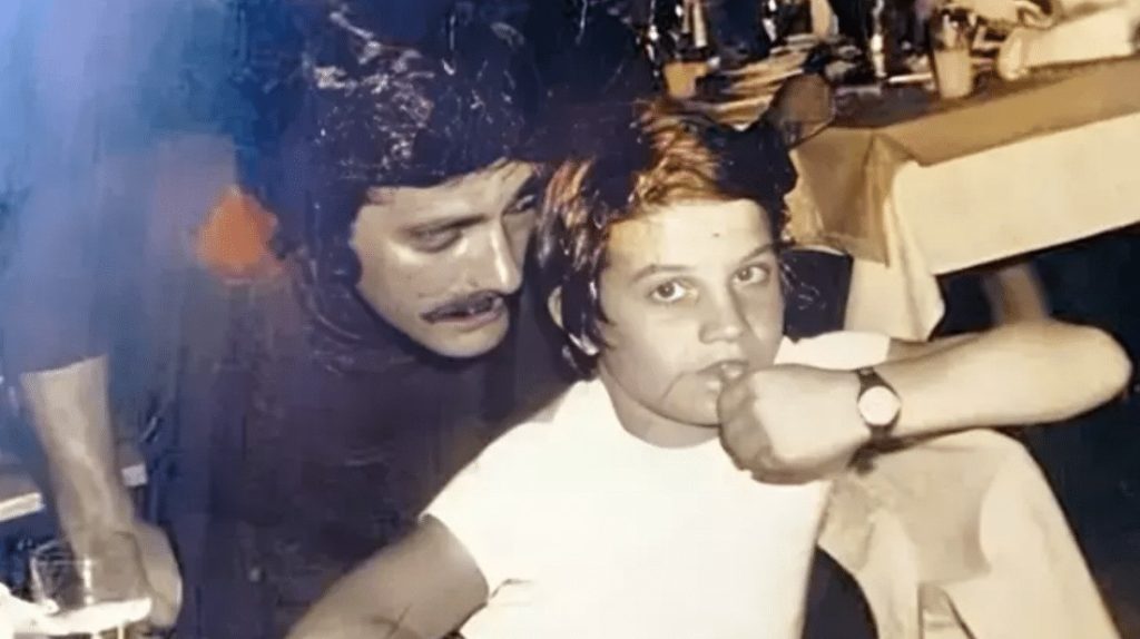 50 yıl sonra aynı pozu verdiler 50 yıl sonra aynı pozu verdiler