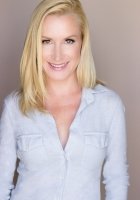 Angela Kinsey