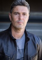 Carlos Bernard