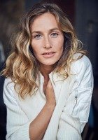 Cécile De France
