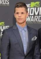 Charlie Carver