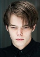 Charlie Heaton