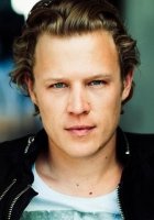Christopher Egan