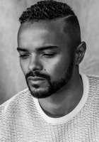 Eka Darville