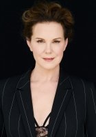 Elizabeth Perkins