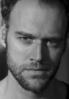 Elliot Cowan