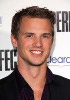 Freddie Stroma