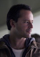 Gil Bellows