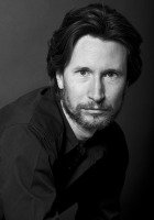 Jonathan Aris