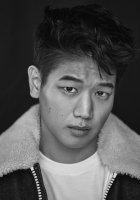 Ki Hong Lee