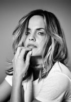 Mena Suvari