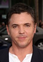 Nicholas Lea