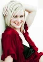 Nicholle Tom