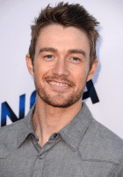 Robert Buckley