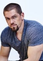 Steve Howey