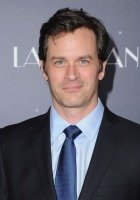 Tom Everett Scott