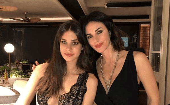 Adı Acun Ilıcalı ile aşk dedikodularına karışan Deren Talu’nun annesi Defne Samyeli ateş püskürdü! Adı Acun Ilıcalı ile aşk dedikodularına karışan Deren Talu'nun annesi Defne Samyeli ateş püskürdü!