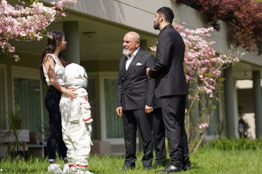 Adım Farah 11. Bölümde FaHir arasında romantik anlar yaşandı! Şok haber ise İran'dan geldi!