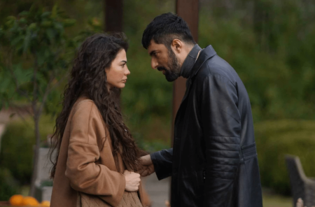 Adım Farah yurt dışında TOP 10'da!