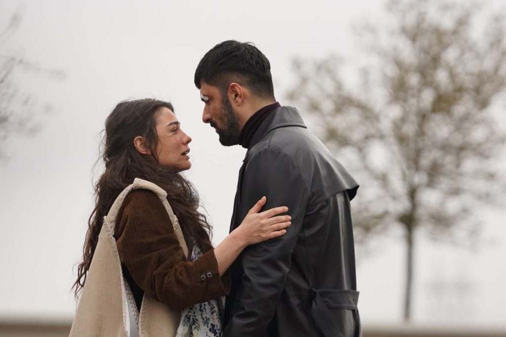Adım Farah'tan uluslararası başarı! Dizi Cannes yolcusu!