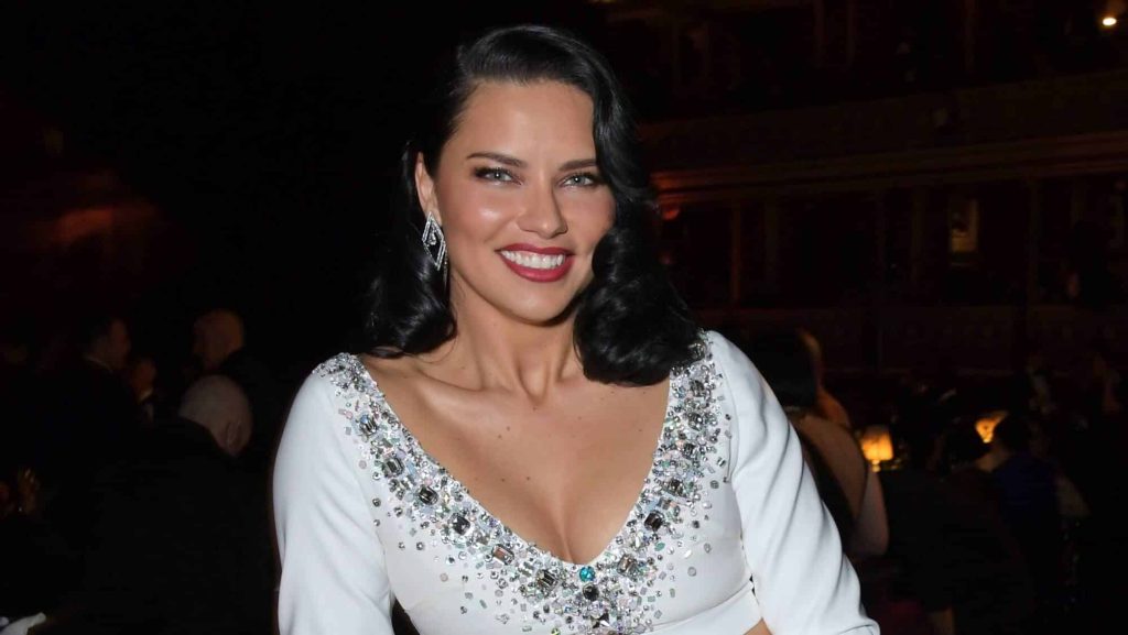 Adriana Lima'dan şoke eden dönüş!