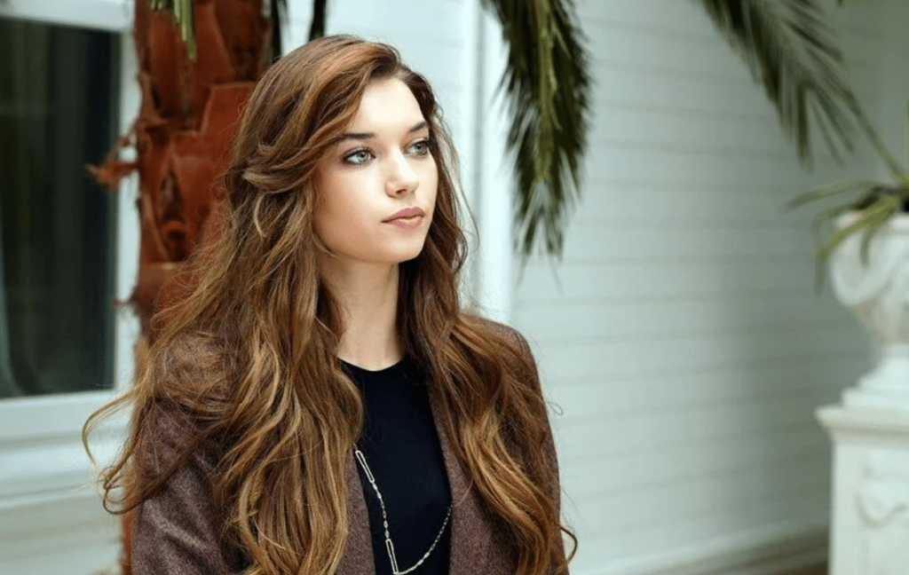Afra Saraçoğlu "Yalı Çapkını"nın fragmanına tepki gösterdi!