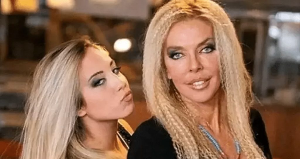 Ahu Tuğba’nın kızı Anjelik Calvin’den cenaze töreni açıklaması! Ahu Tuğba'nın kızı Anjelik Calvin'den cenaze töreni açıklaması!