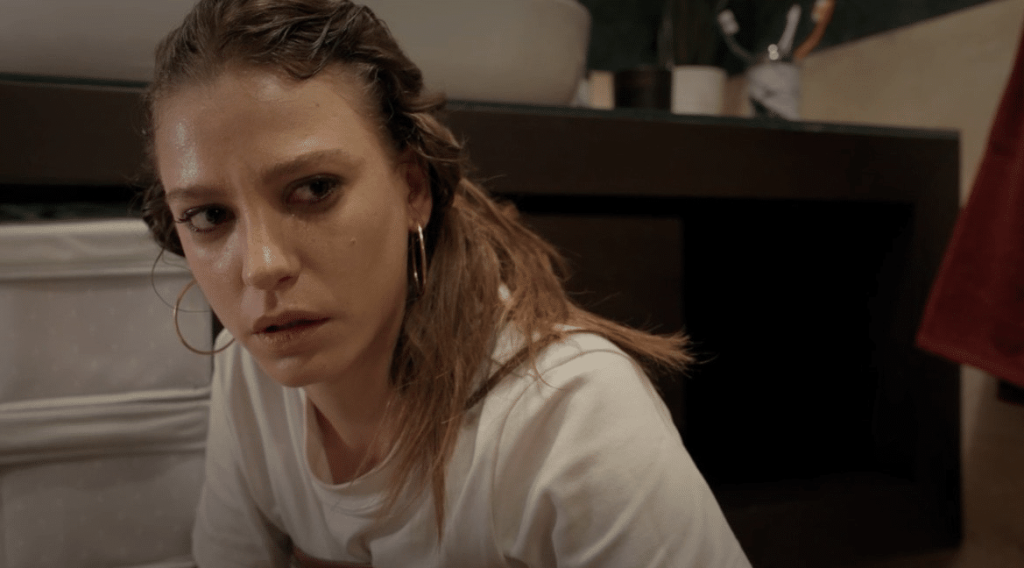 Aile 11. Bölüm ön izleme yayında! Hülya ve Devin arasındaki savaş sertleşiyor!