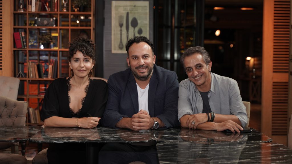 “Aile Çıkmazı” filminin çekimleri sürerken sette basın toplantısı düzenlendi!