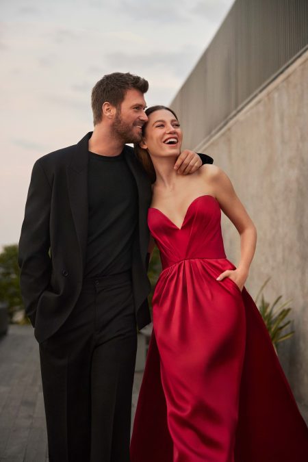 Aile dizisinin başrolleri Kıvanç Tatlıtuğ ve Serenay Sarıkaya'dan çok özel pozlar!