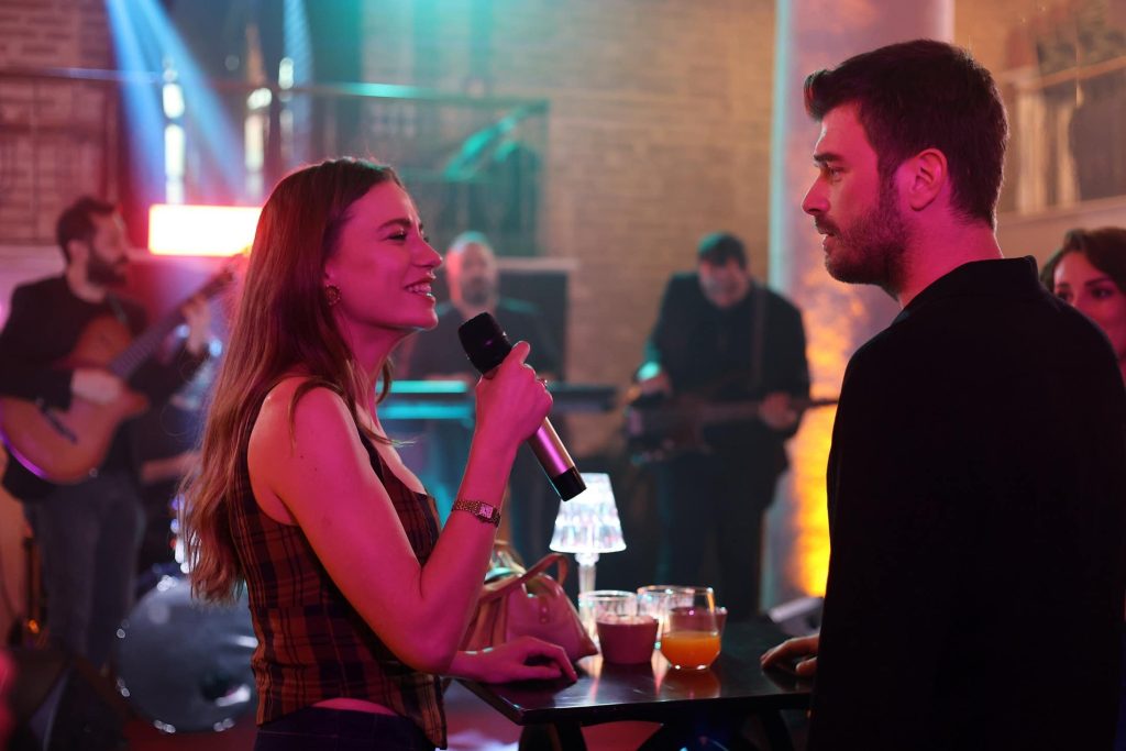 Aile’nin 6. Bölümünde Serenay Sarıkaya’dan muhteşem ‘Yaramızda Kalsın’ performansı!