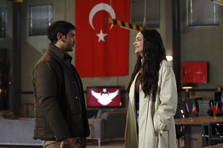 Al Sancak'ın 13. Bölümünde Pençe Timi'nin imdadına Nadia yetişti!