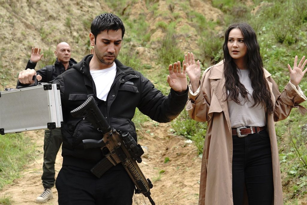 Al Sancak'ın 16. Bölümüne Nadia'nın Ali'yi kurtardığı anlar çok konuşuldu!