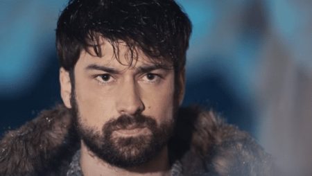 Alp Navruz'un yeni dizisi Zümrüdü Anka'dan ilk tanıtım yayınlandı!