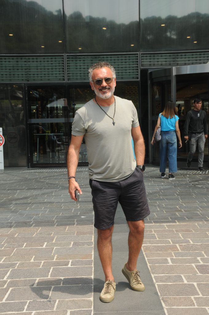 Alper Atak'ın tatil pahalılığına sitem etti!