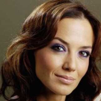 Ameliyattan sonra zafer pozu