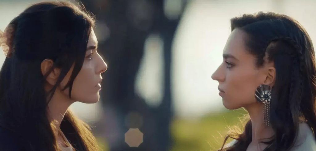 Anne-kızı oynayacaklar! Bu benzerlik çok konuşuluyor Anne-kızı oynayacaklar! Bu benzerlik çok konuşuluyor