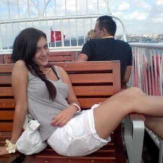 Annesi istedi