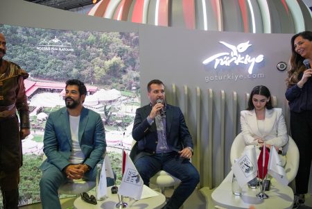 Arabian Travel Market Dubai Fuarı’nın yıldızı Bozdağ Film Platoları oldu