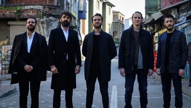 Aras Bulut İynemli Çukur dizisini kötüleyen Bakan'a cevap verdi!