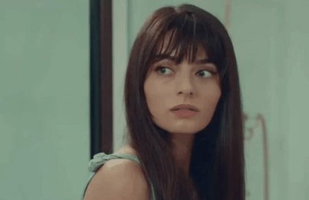 Arıza Halide (Ayça Ayşin Turan) kimdir? Yaşı