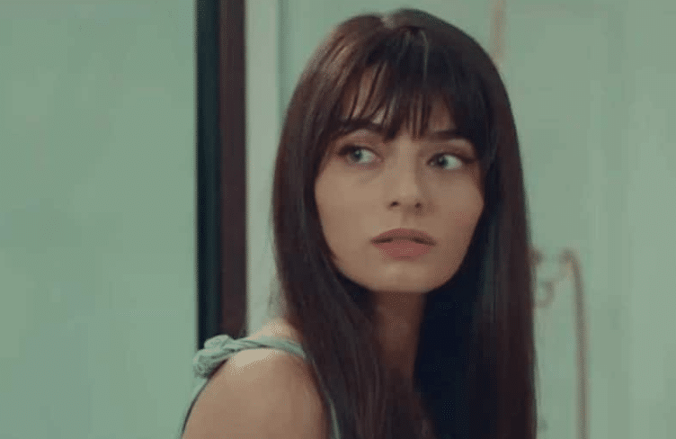 Arıza Halide (Ayça Ayşin Turan) kimdir? Yaşı