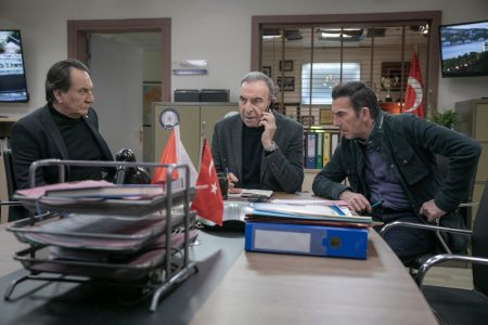Arka Sokaklar 655. Bölümde Seval ve Mehmet ekibe hızla giriş yaptı! Hakan