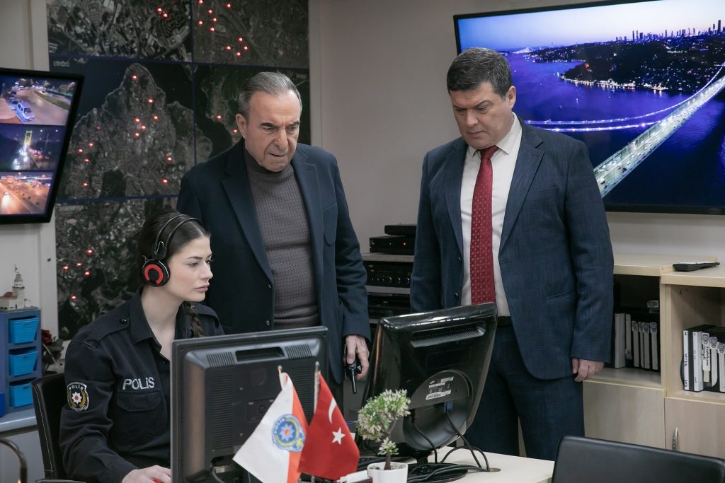 Arka Sokaklar 664. Bölümde Ünal'ın milyonları depremzedelere bağışlandı! Ekip pusuya düşürüldü!