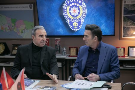 Arka Sokaklar 669. Bölümde Arda canlı bombaya dönüştü! Ekip suikastı engelleyebilecek mi?