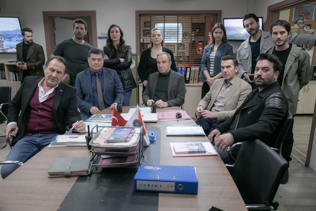 Arka Sokaklar 671. Bölümde Kumar çetesi