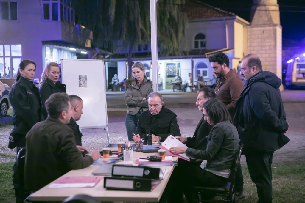 Arka Sokaklar 686. Bölümüyle yürekleri dağladı! Diyarbakırlı Narin’e ithaf edilen özel bölüm herkesi ağlattı!